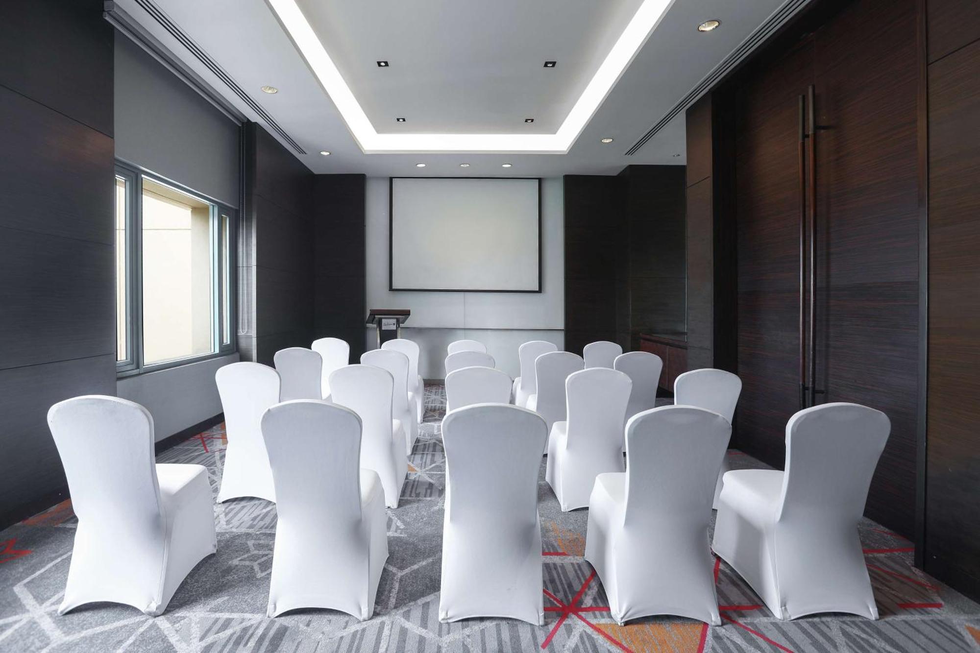 Hotel Radisson Blu Cebu Exteriér fotografie Meeting room