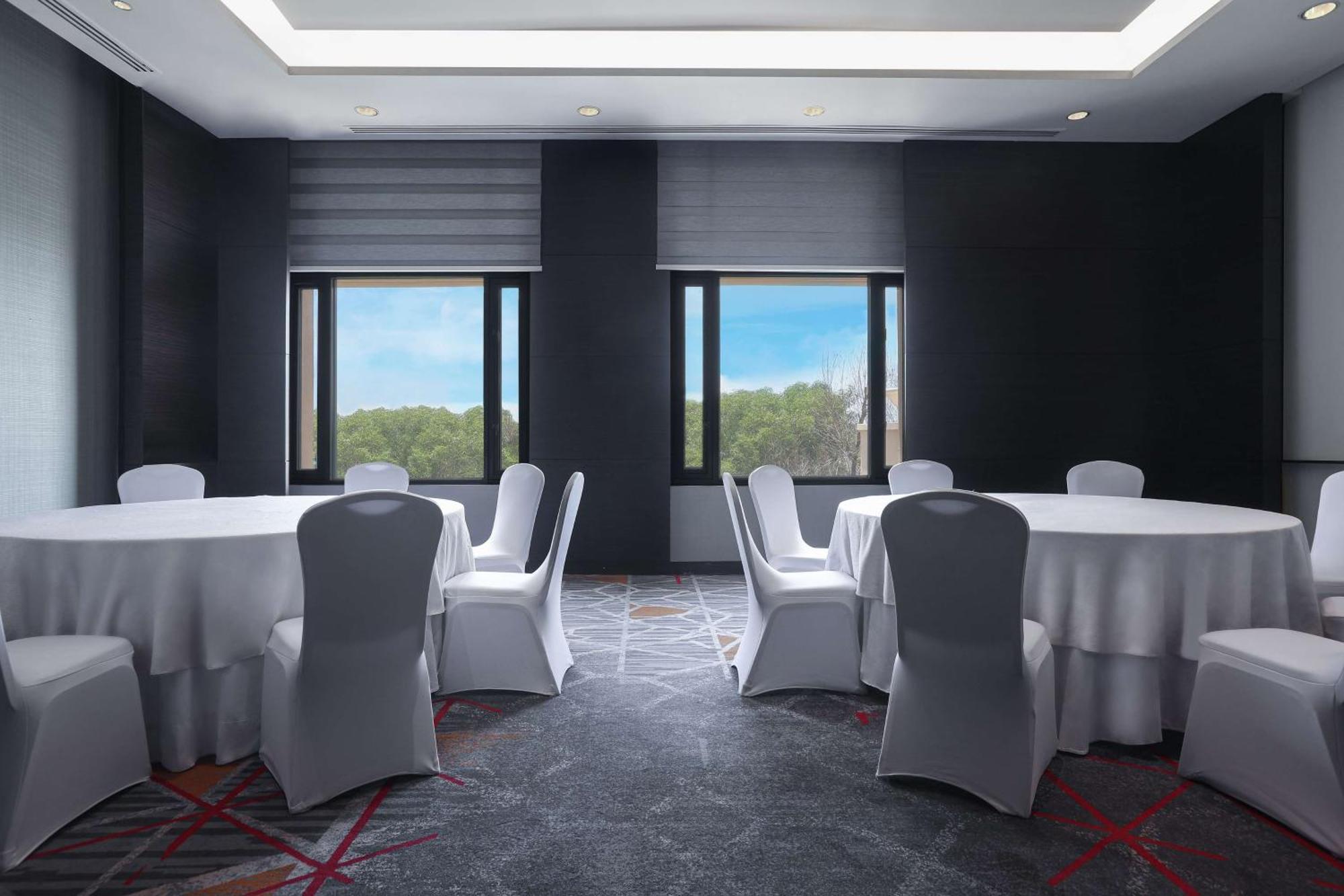 Hotel Radisson Blu Cebu Exteriér fotografie Meeting room