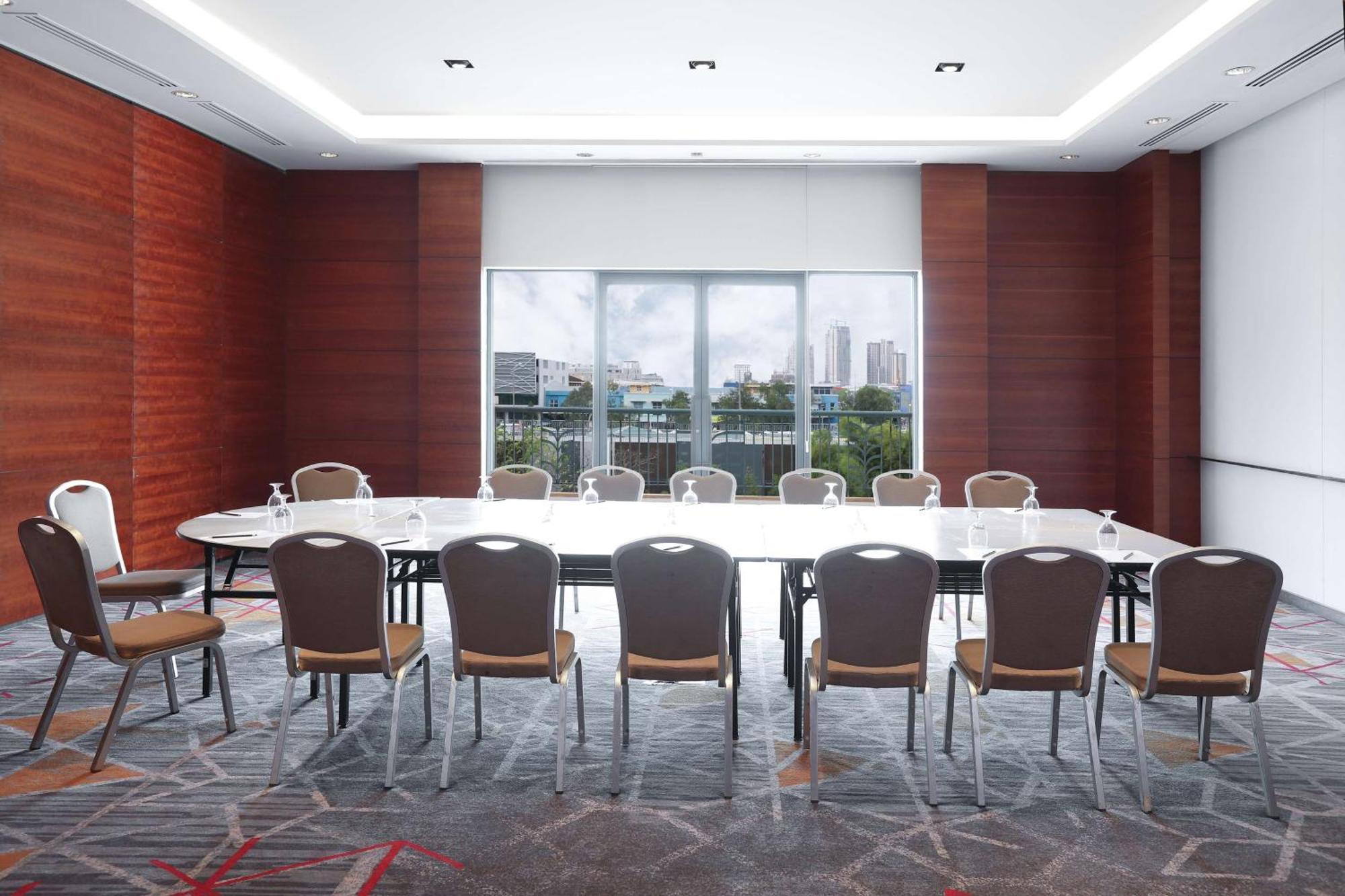 Hotel Radisson Blu Cebu Exteriér fotografie Meeting room