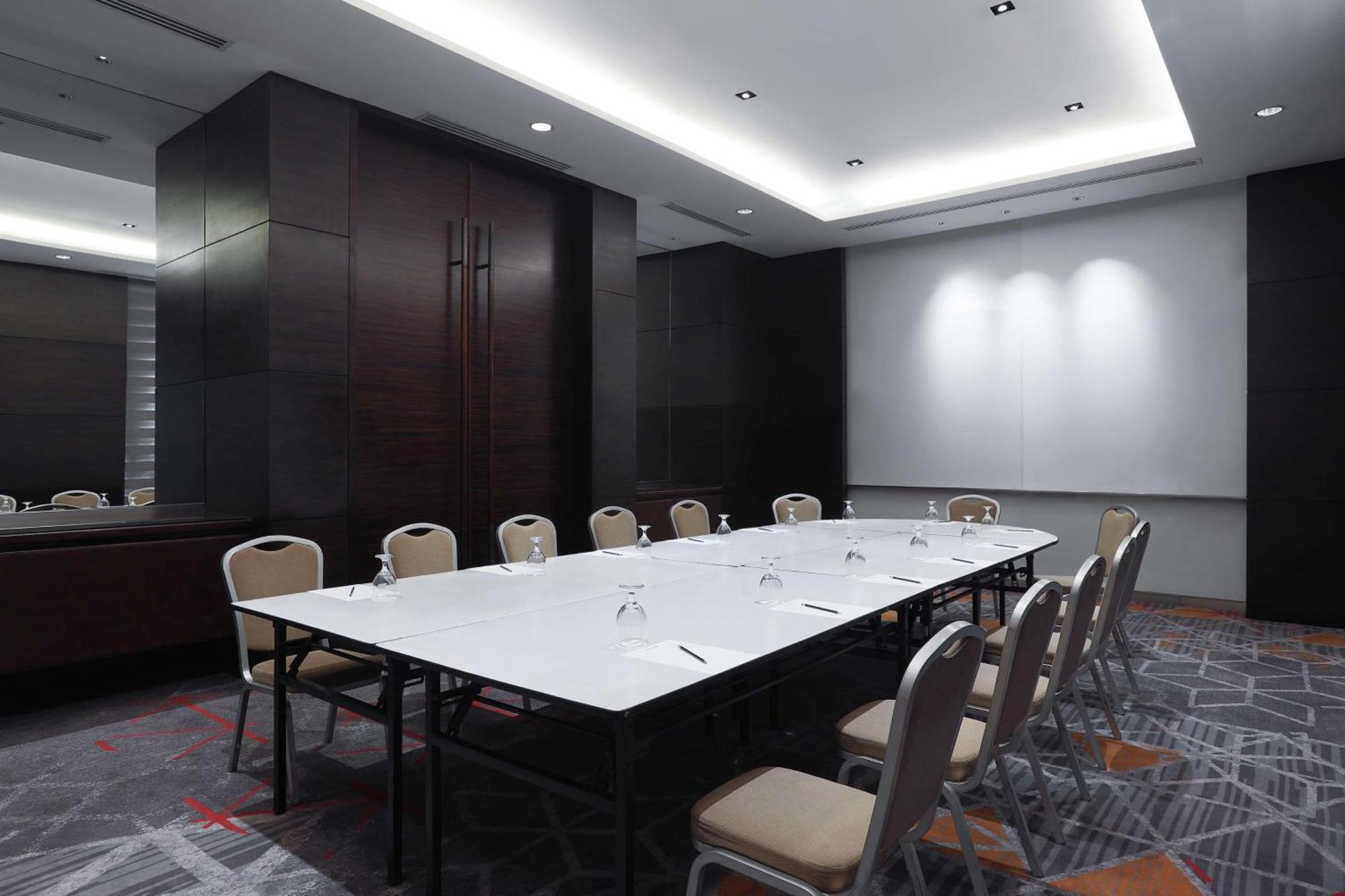 Hotel Radisson Blu Cebu Exteriér fotografie Meeting room